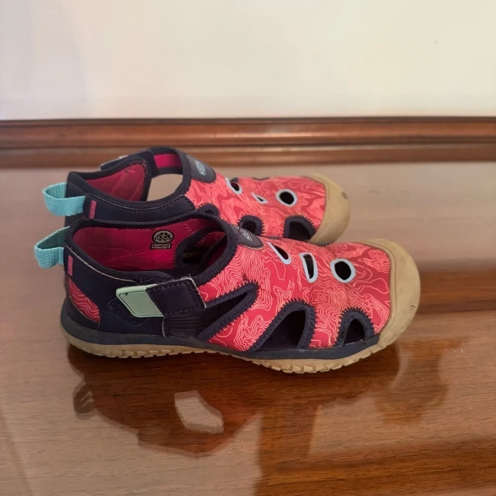 Keen Stingray Closed Toe Unisex Kids Sandals Waterproof Size 3